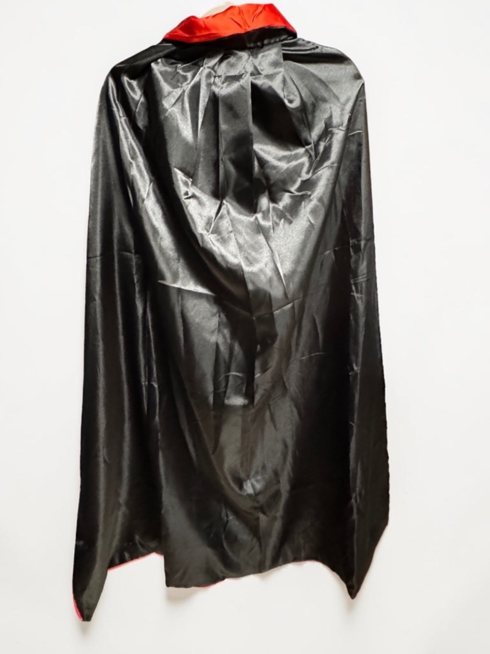 Vampire Cape Black Red Satin Cloak 48” Halloween Costume NWT - Picture 9 of 10